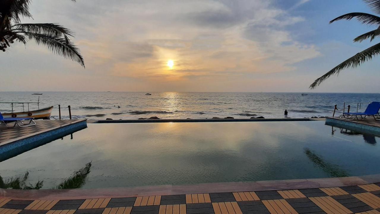 The Windmill Resorts Mālvan Dış mekan fotoğraf